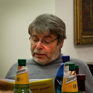 Radim Uzel čte ze své tvorby